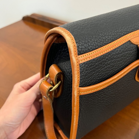 VTG 1990s Dooney & Bourke All Weather Leather Medium Essex Bag Black/Tan Trim - Picture 8 of 16